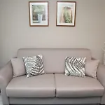 Ultracentral, Brand New, Modern And Cozy Apartment