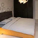 Ultracentral, Brand New, Modern And Cozy Apartment